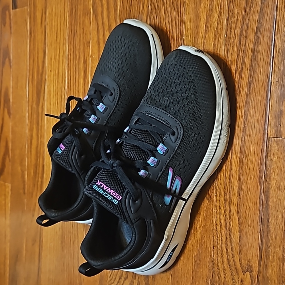 Sketchers go walk arch fit